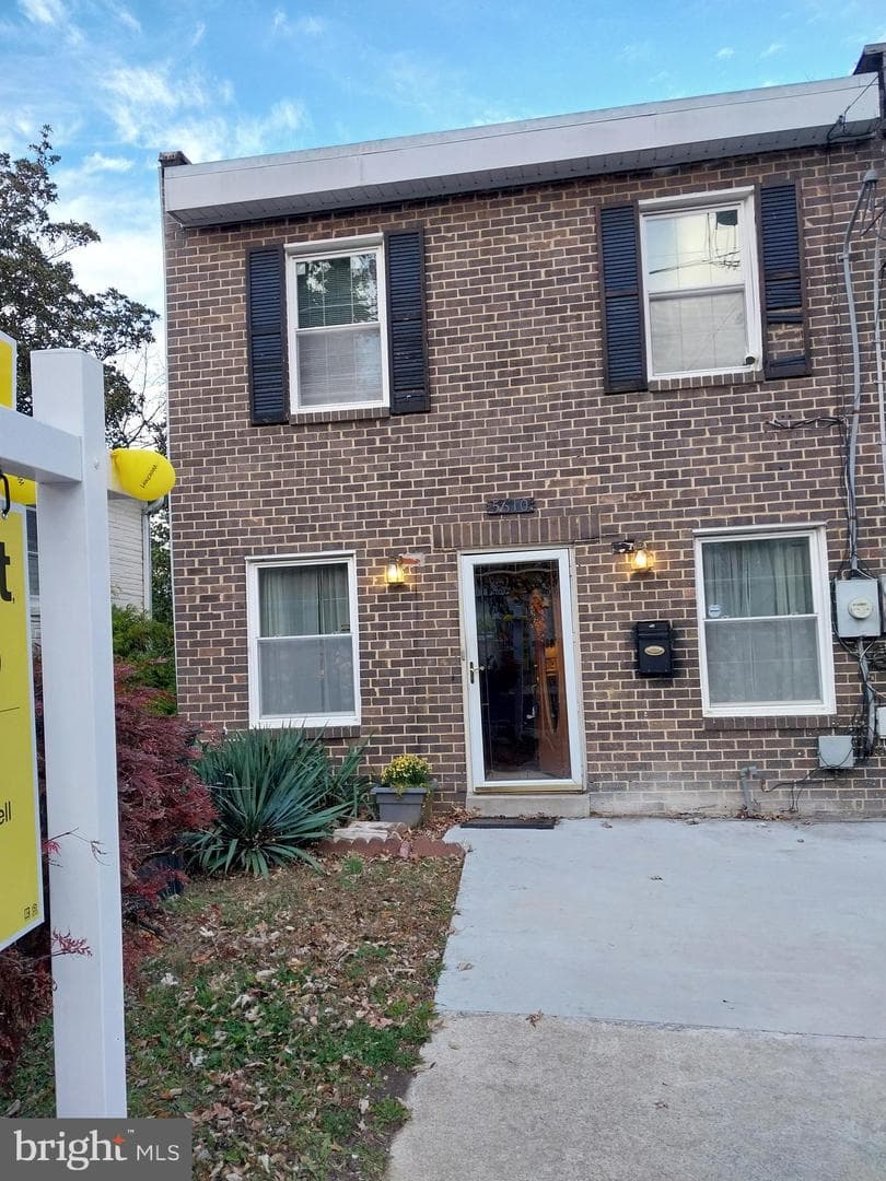 5610 CLAY PL NE,WASHINGTON,DC,20019,WASHINGTON