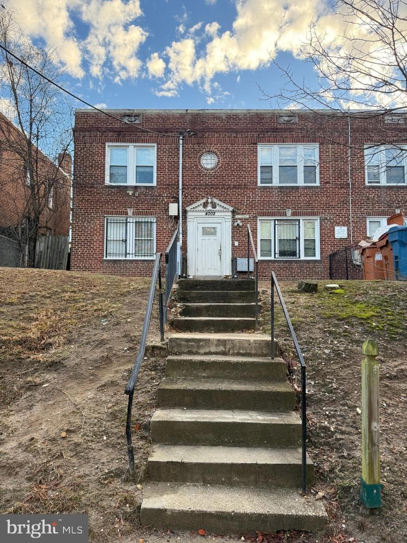 4002 S CAPITOL ST SE,WASHINGTON,DC,20032,WASHINGTON