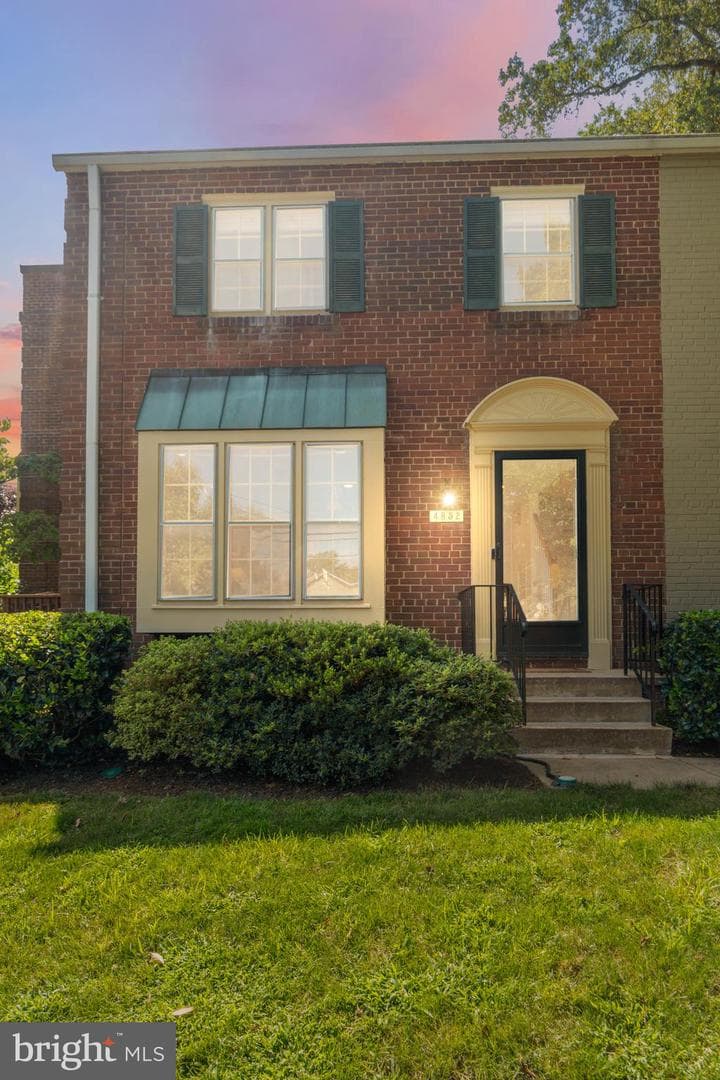 4852 BRADLEY BOULEVARD 224