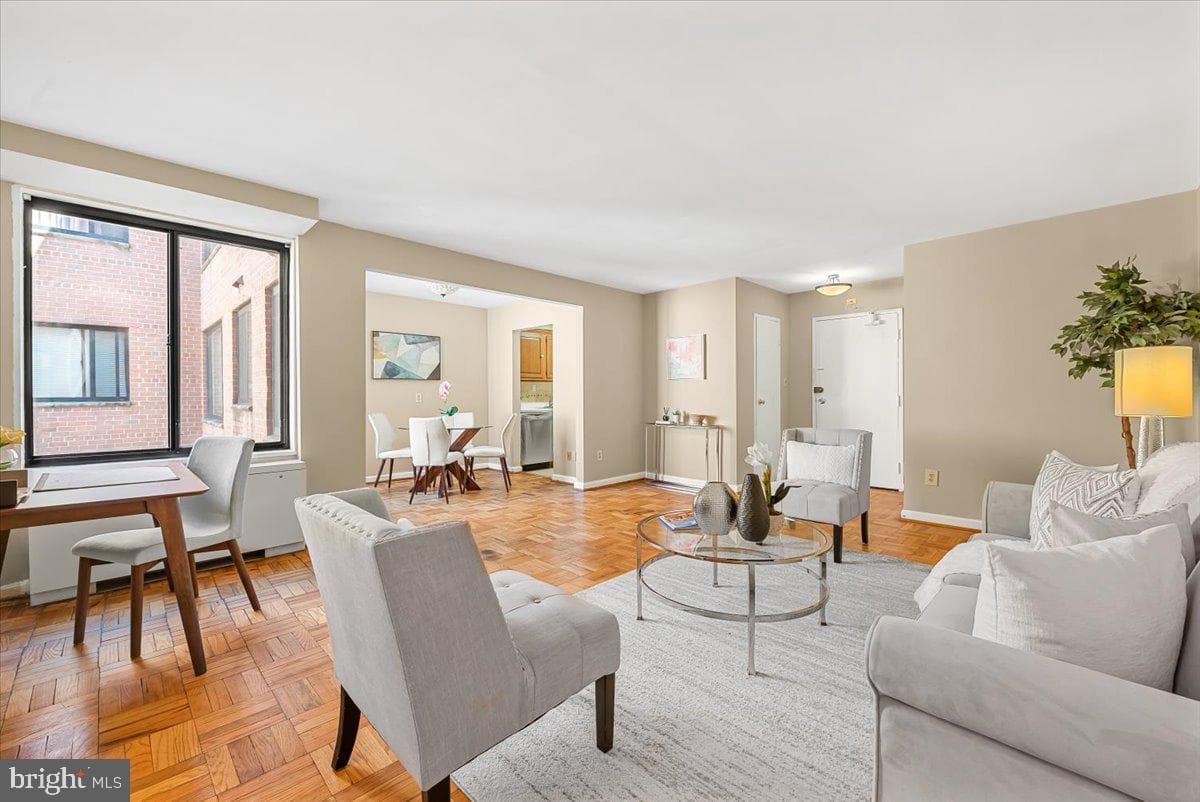 5112 MACARTHUR BOULEVARD 110 - Photo 1