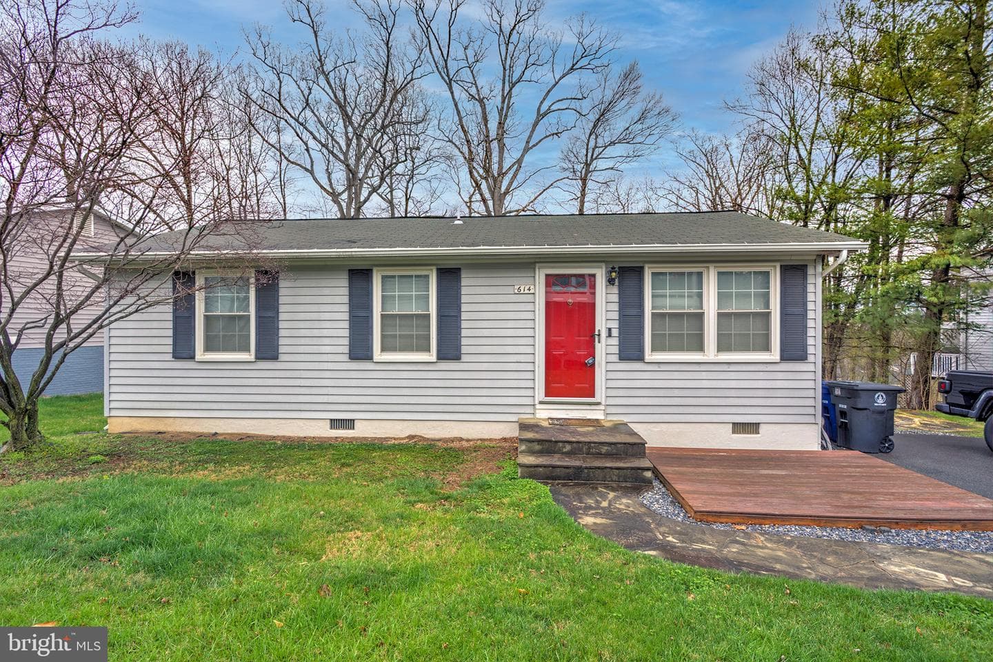 614 York Ln SE, Leesburg, VA 20175-4016, United States