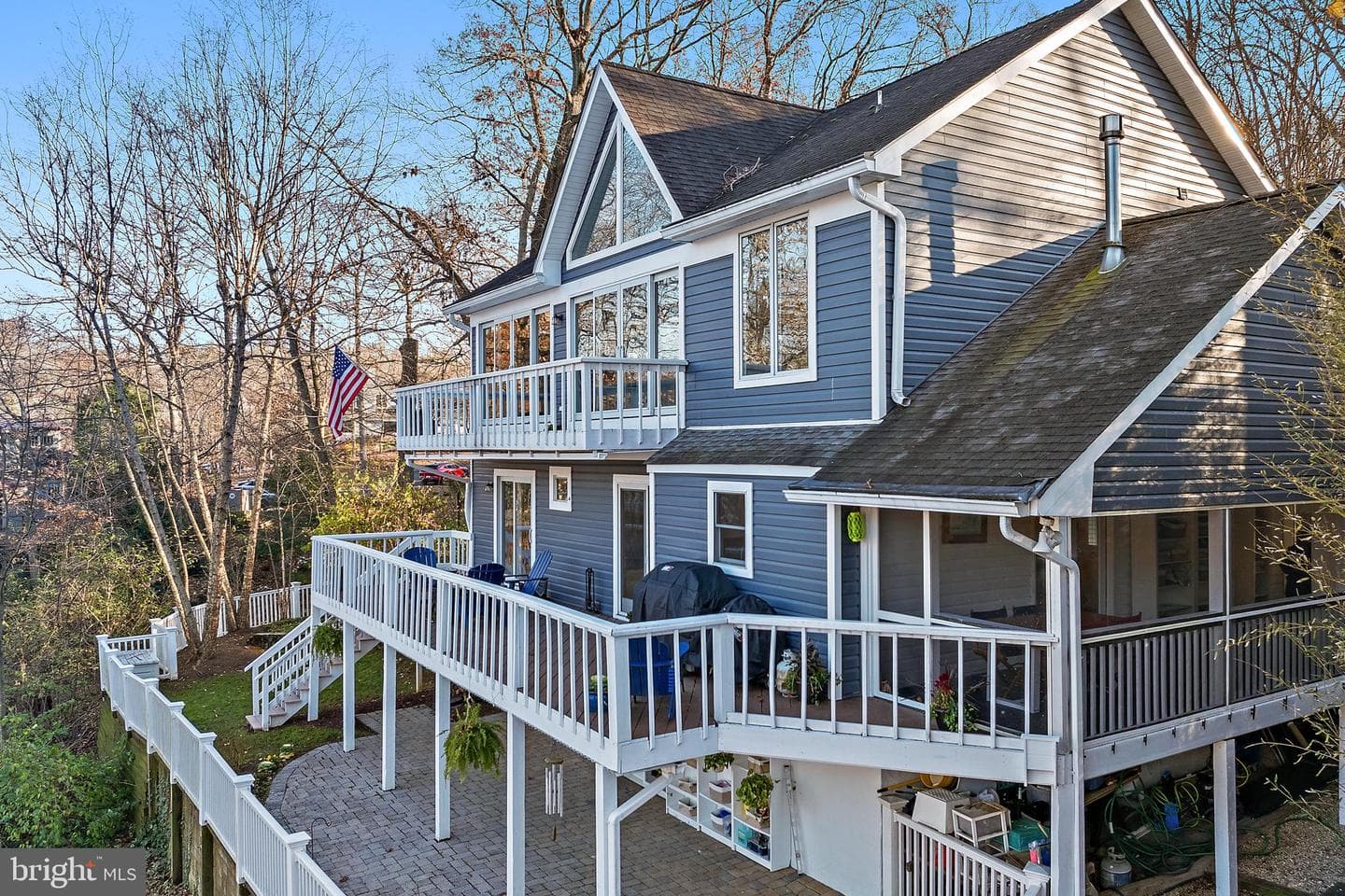 1812 SHORE DRIVE