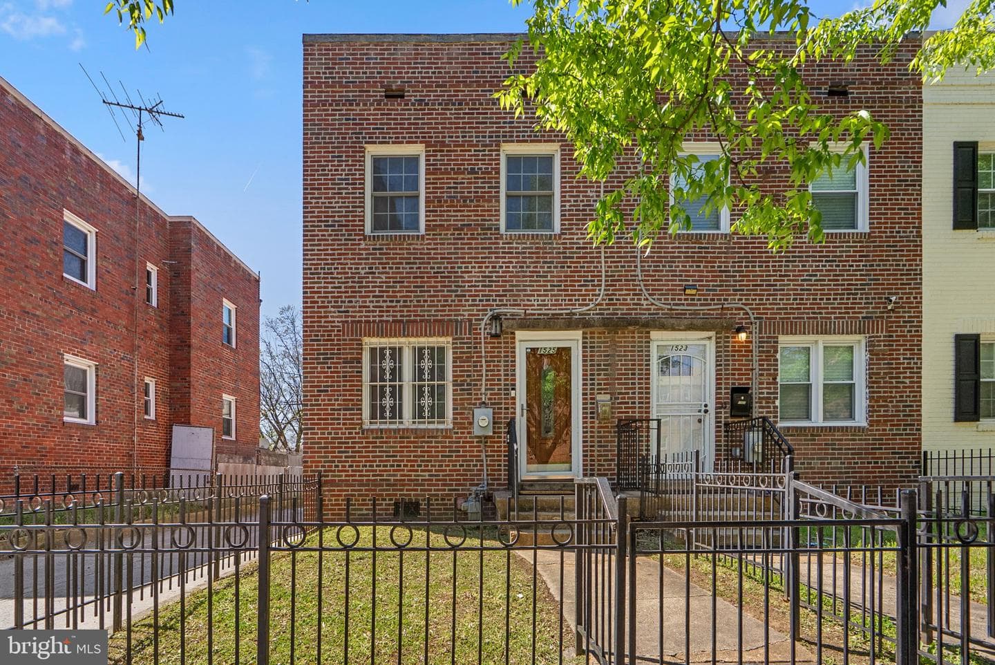 1525 1ST STREET - Photo 1