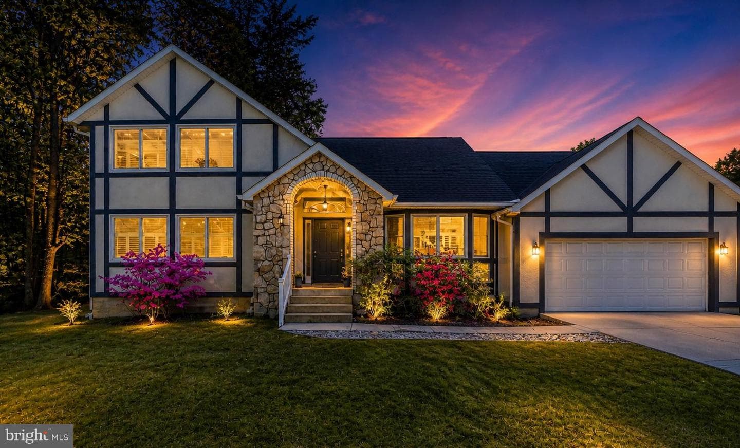 3280 ARUNDEL ON THE BAY ROAD