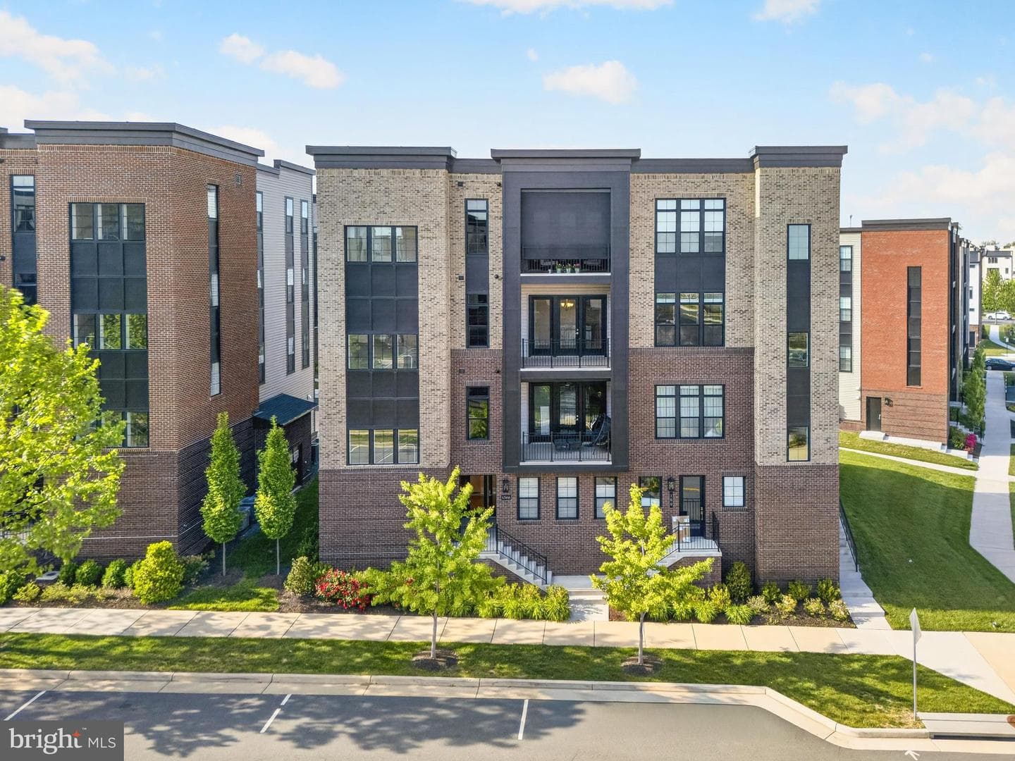 43446 CROSON LANE 300