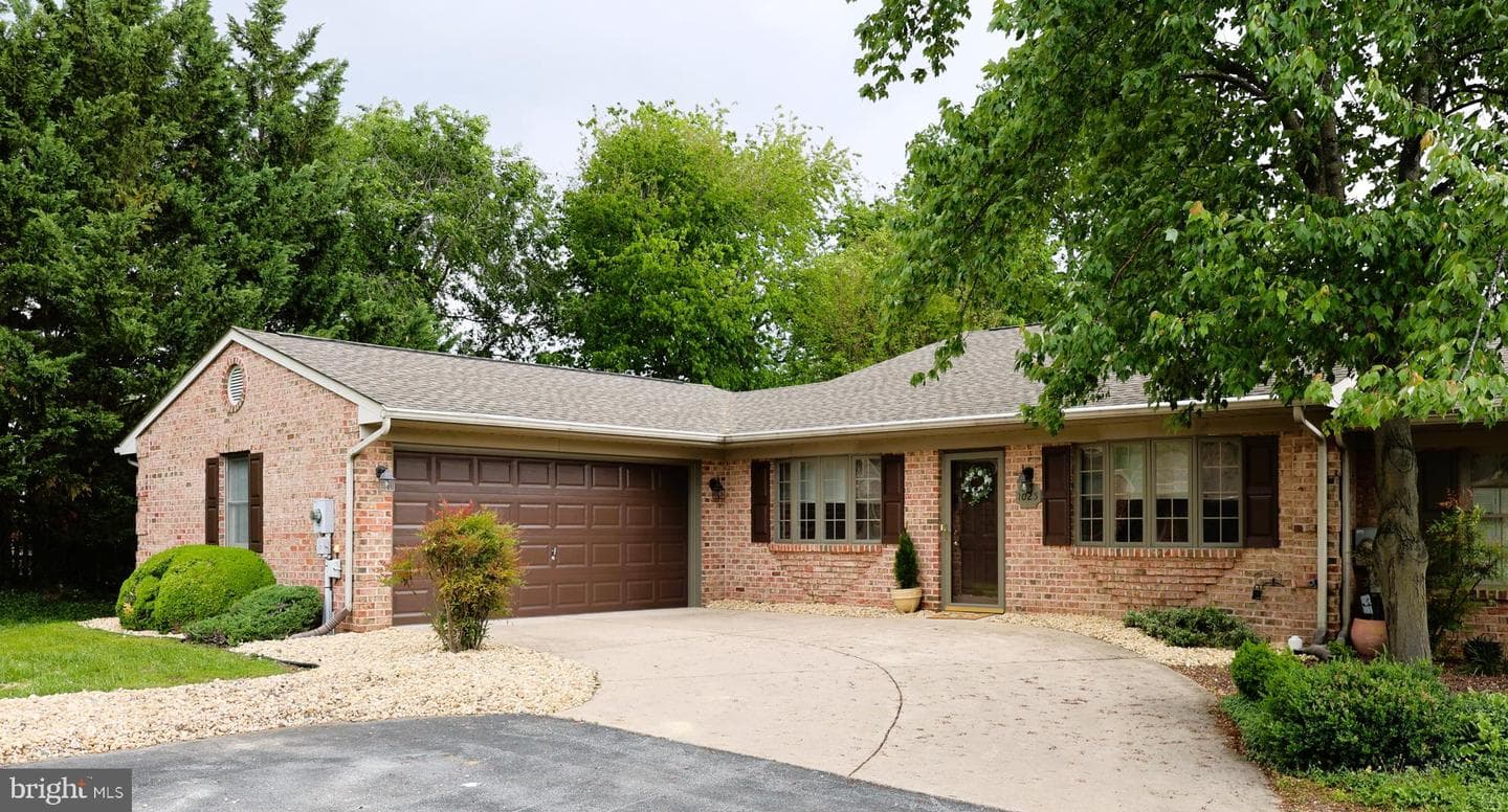 1025 MATTHEW COURT