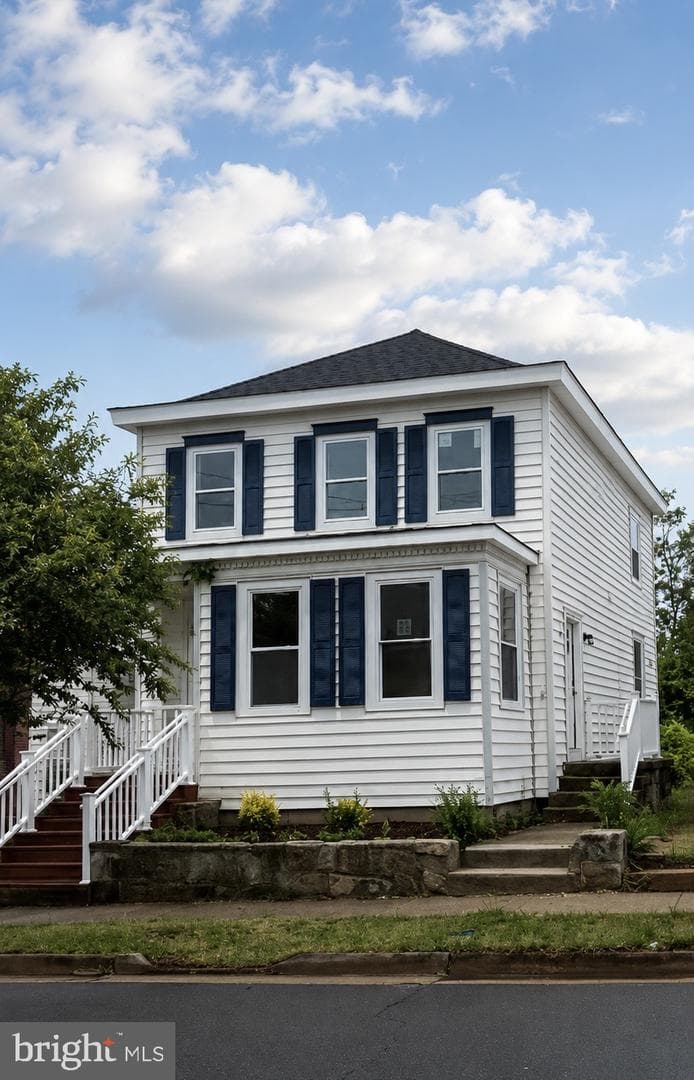 822 LAFAYETTE BOULEVARD