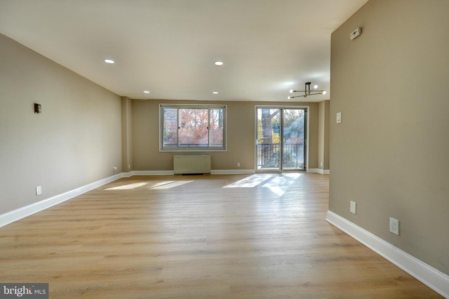 1900 LYTTONSVILLE RD #211,SILVER SPRING,MD,20910,MONTGOMERY