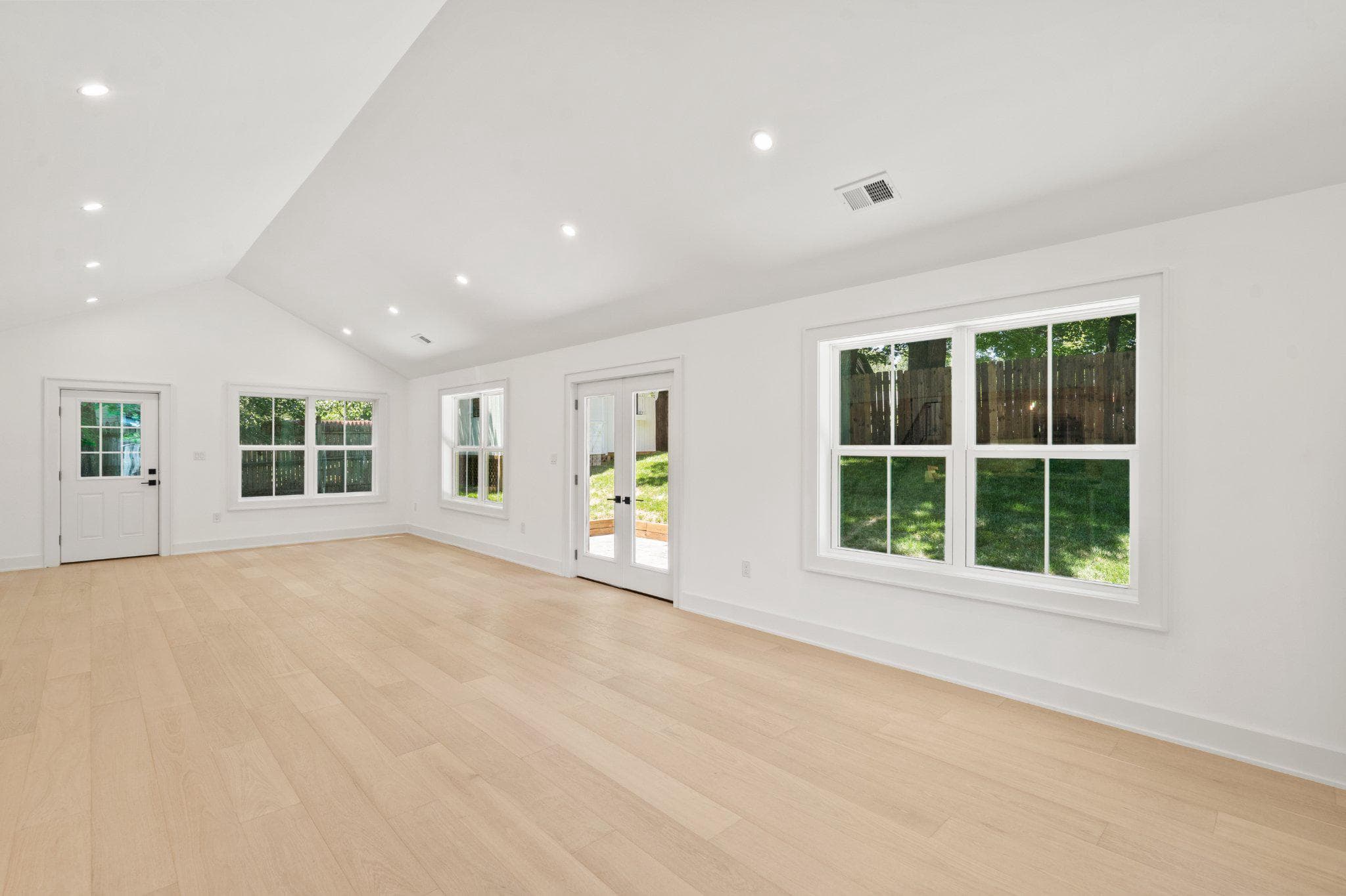 209 Thistle Dr, Silver Spring, MD 20901-1645, United States