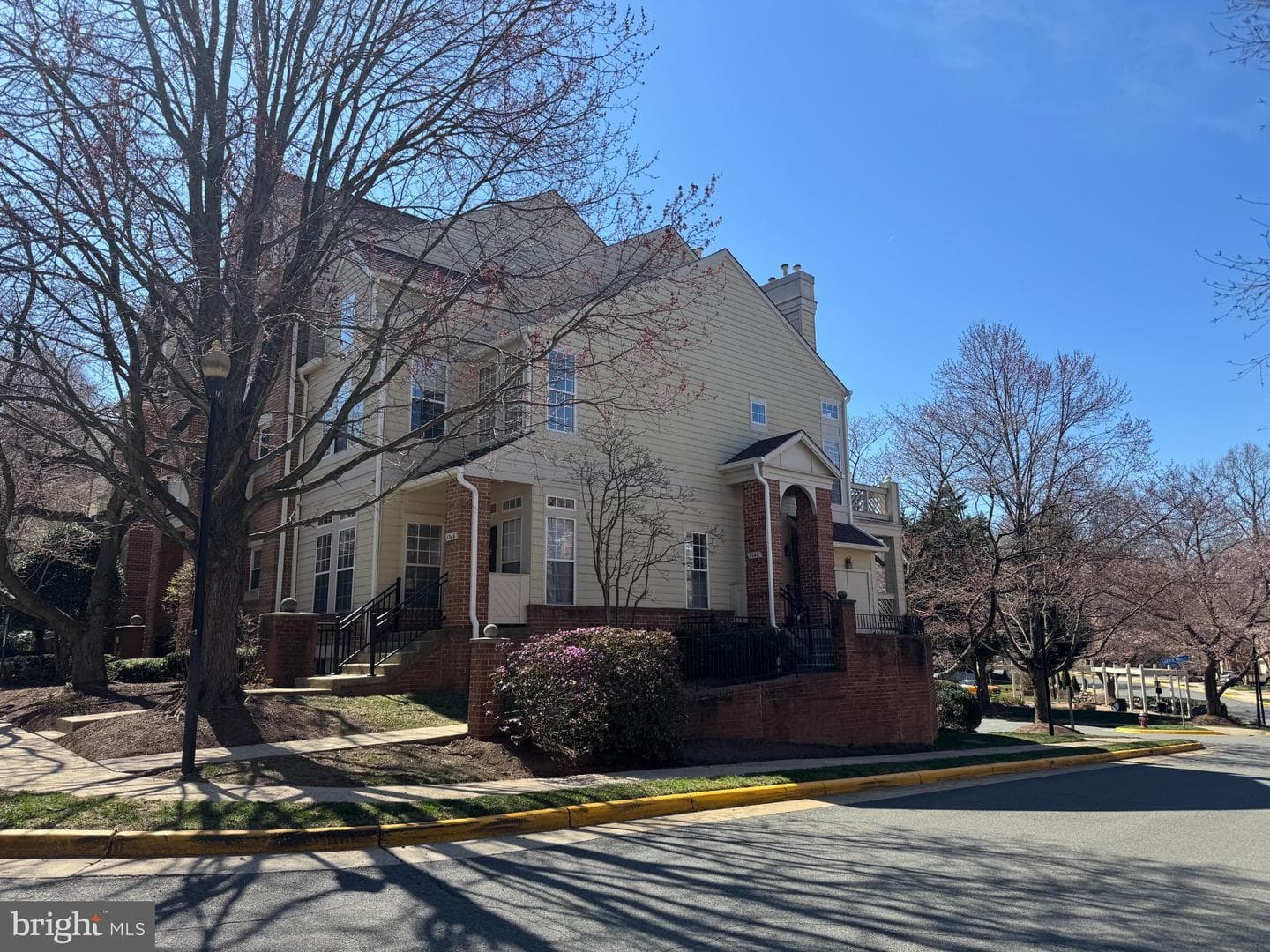 1348 Garden Wall Cir, Reston, VA 20194-1981, United States