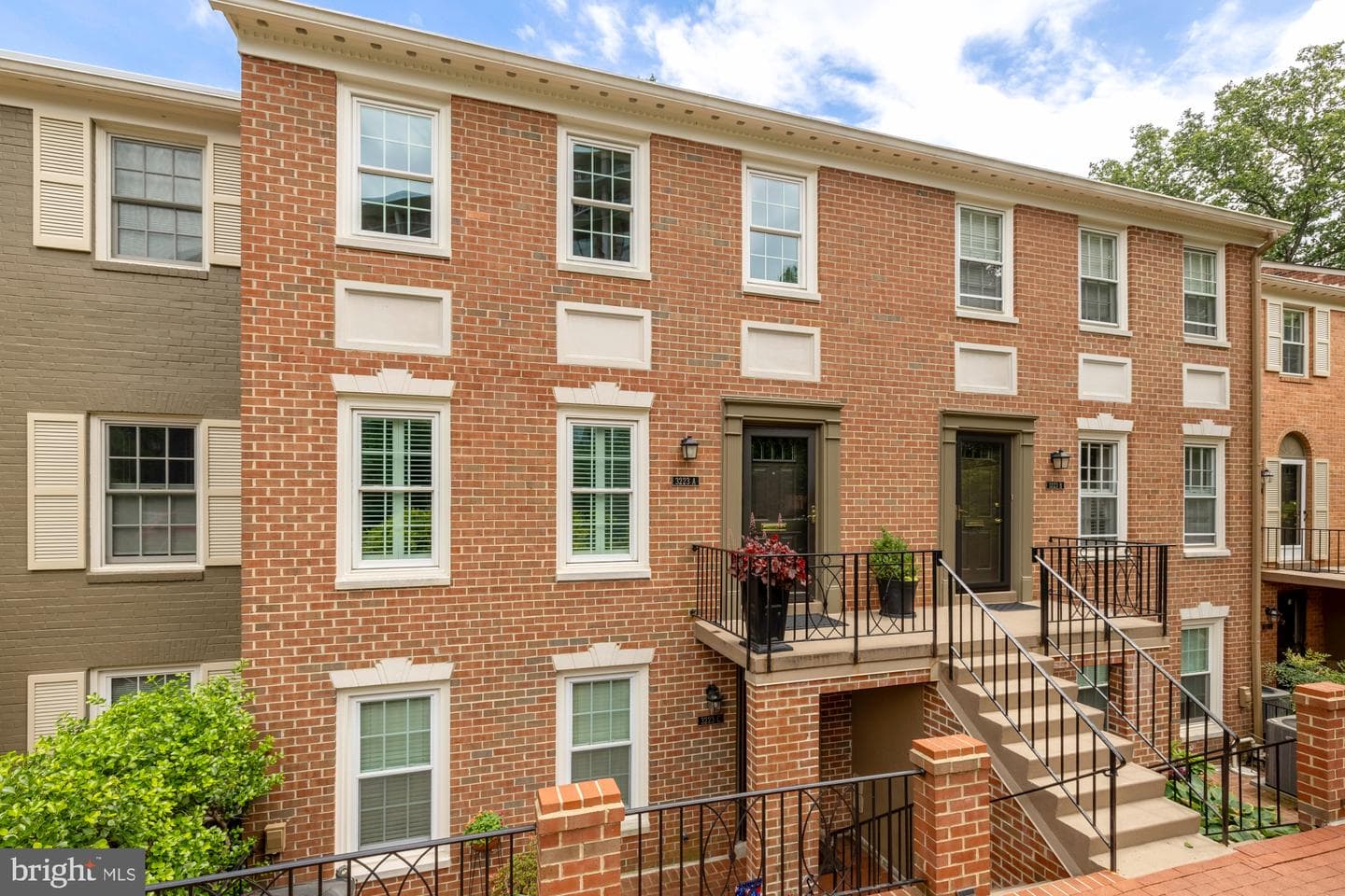 3223 SUTTON PLACE A - Photo 1