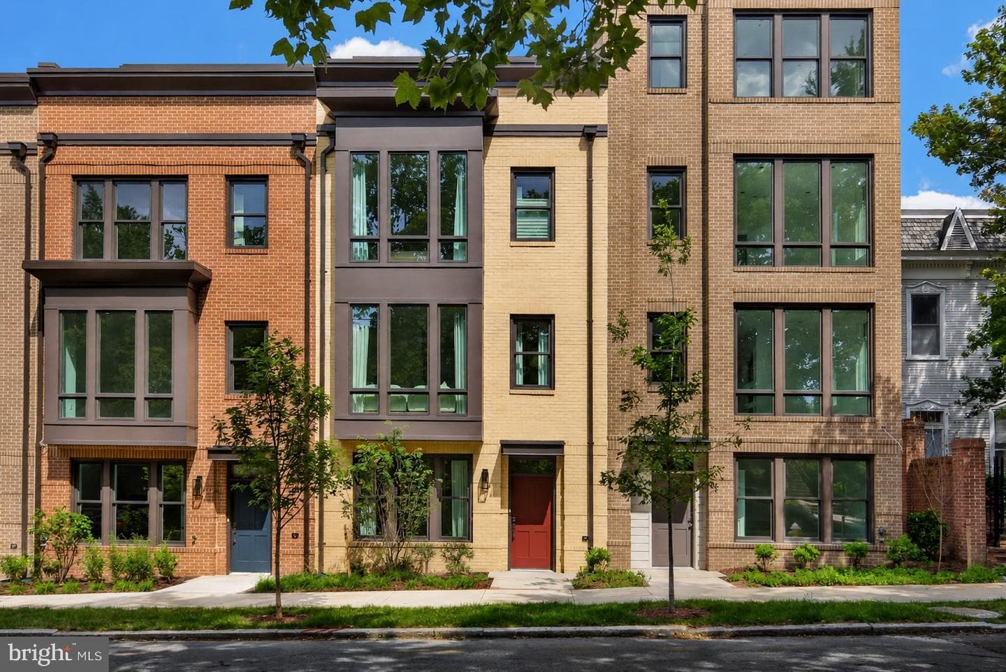 608 S ALFRED STREET