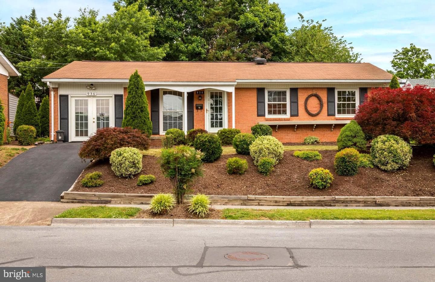 936 ALLEN DRIVE