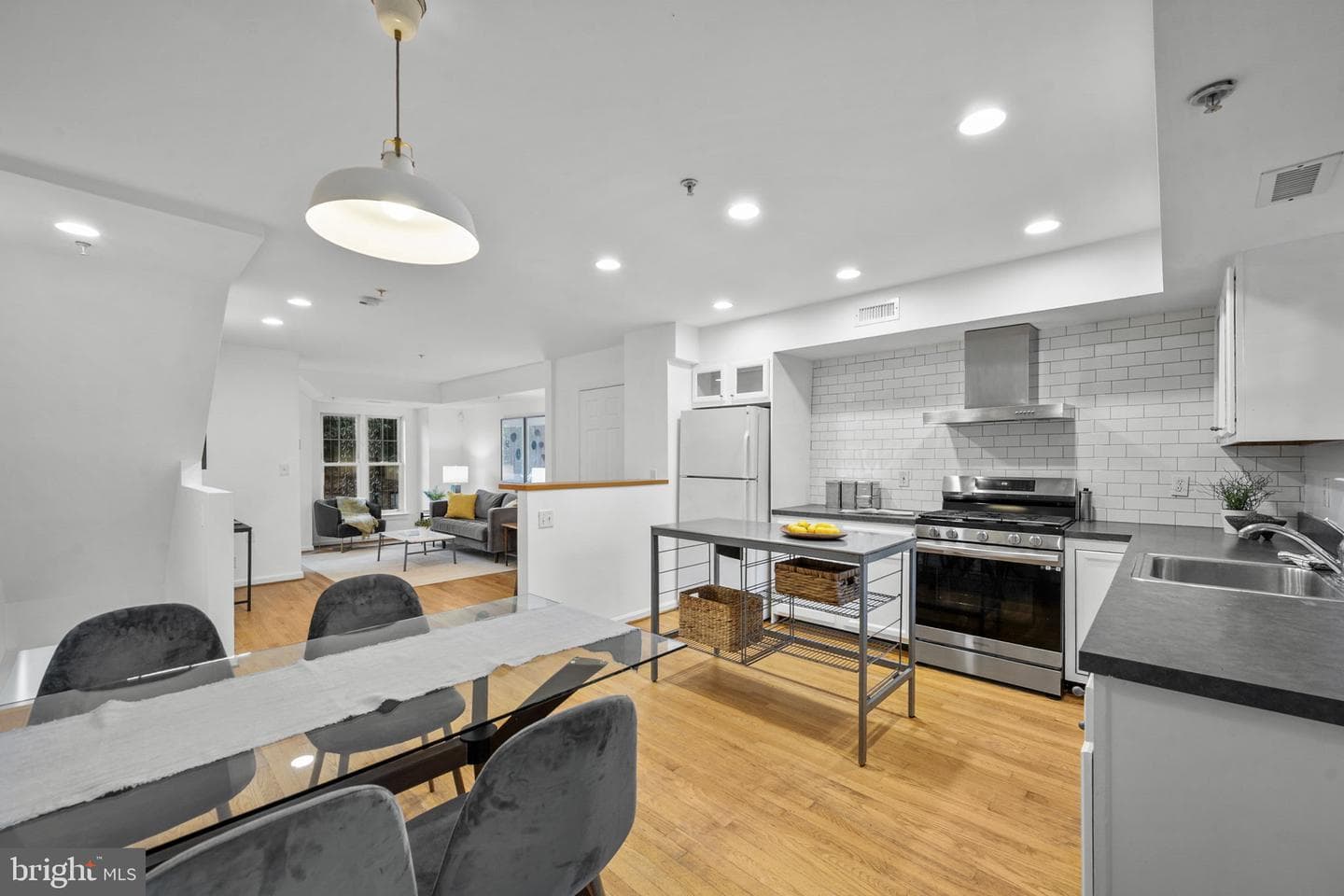 649 16TH STREET - Photo 1