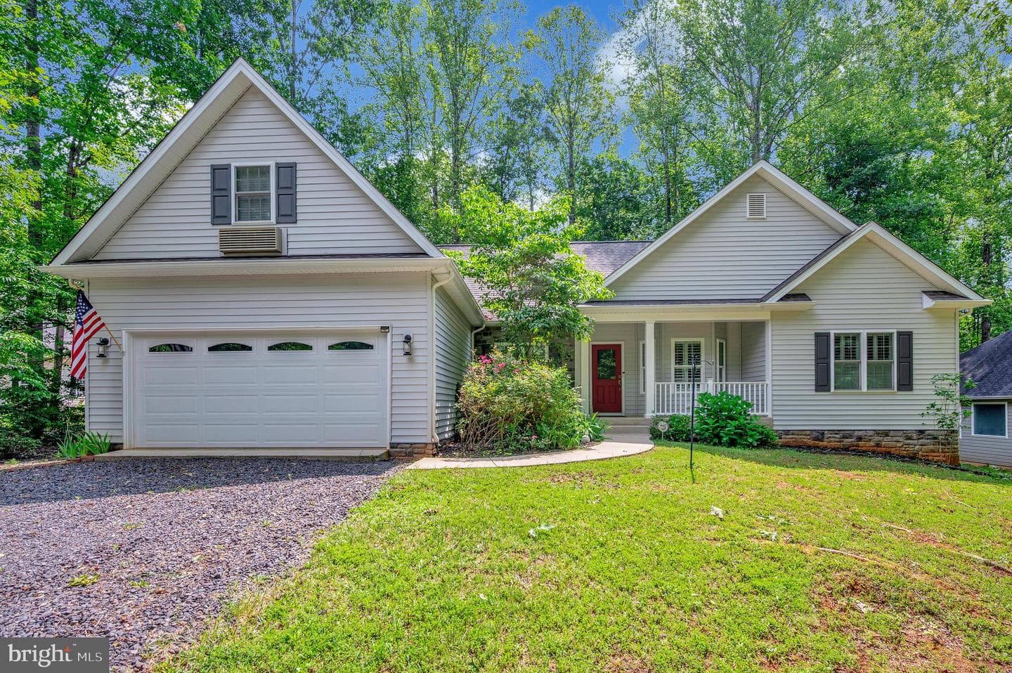 106 CLOVERHILL COURT
