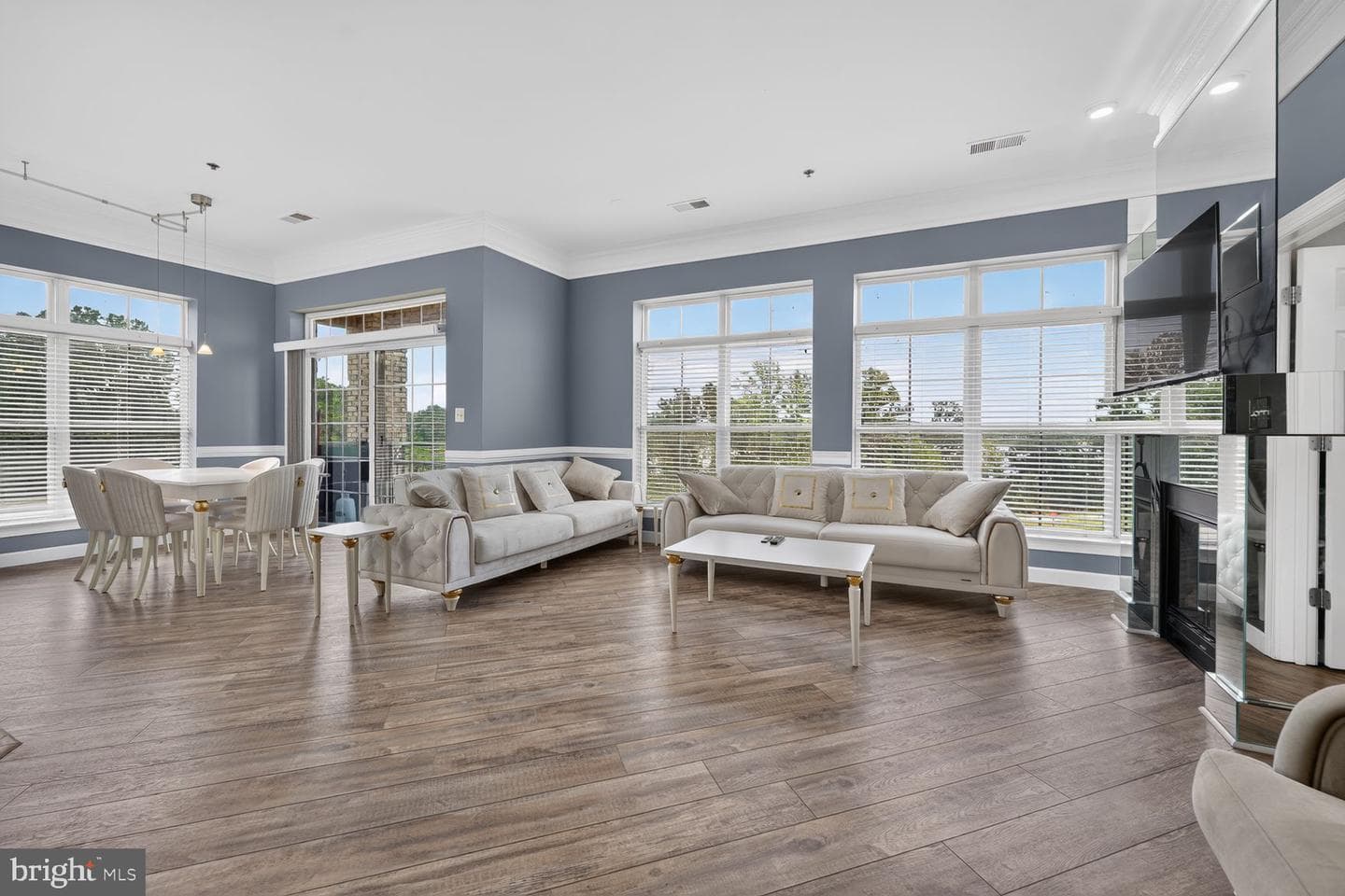810 BELMONT BAY DRIVE 204