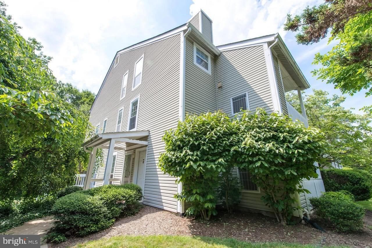 12110 Cardamom Dr, Woodbridge, VA 22192-1444, United States