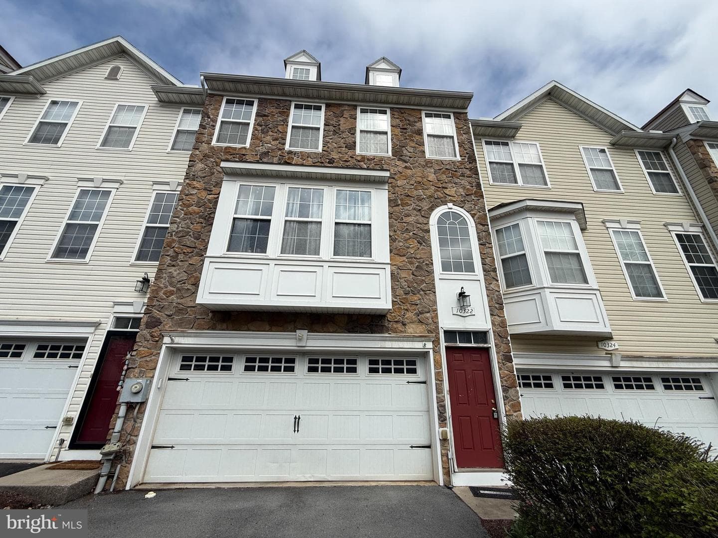 10322 LANTERN LANE