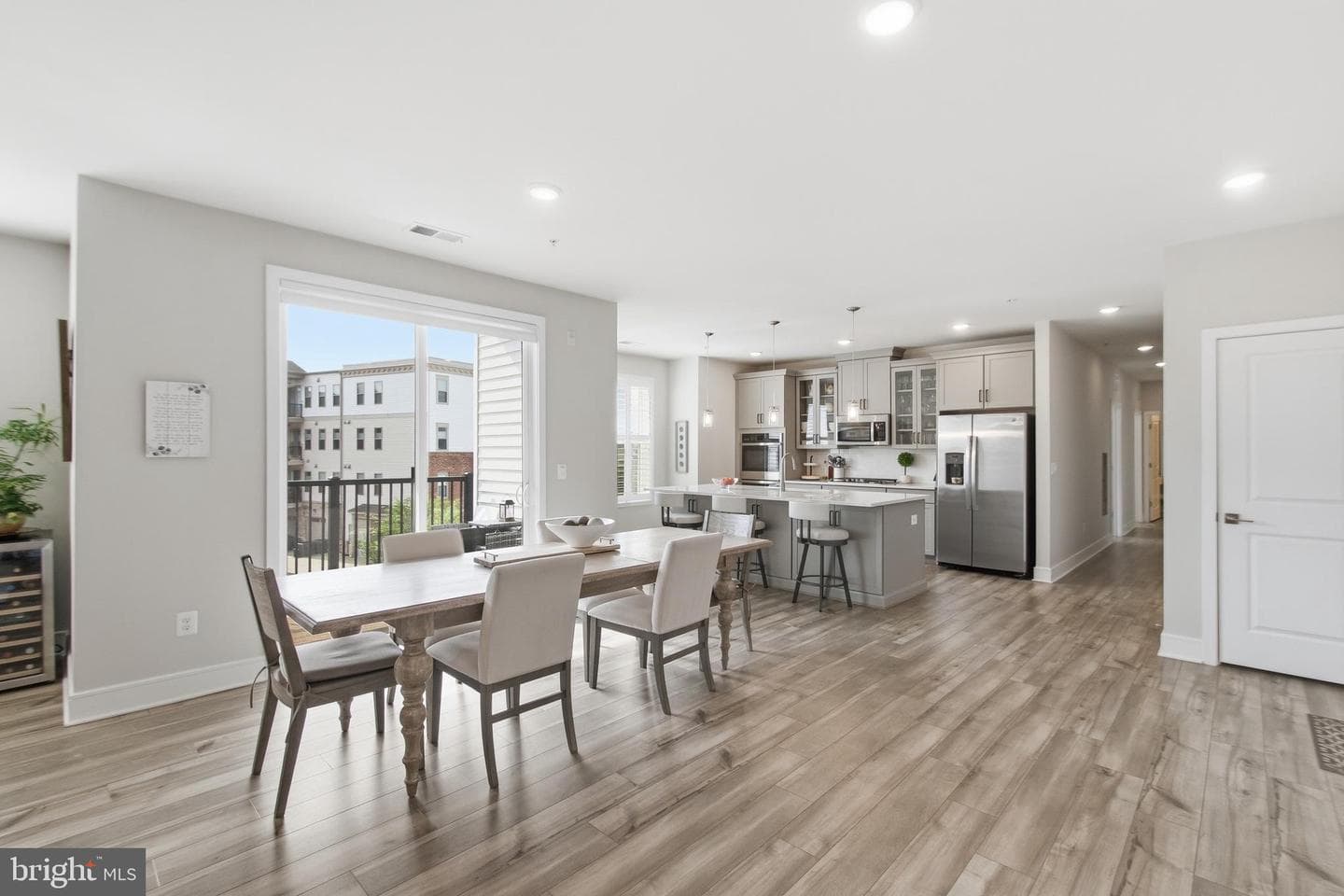 23639 GOLDEN EMBERS SQUARE 302