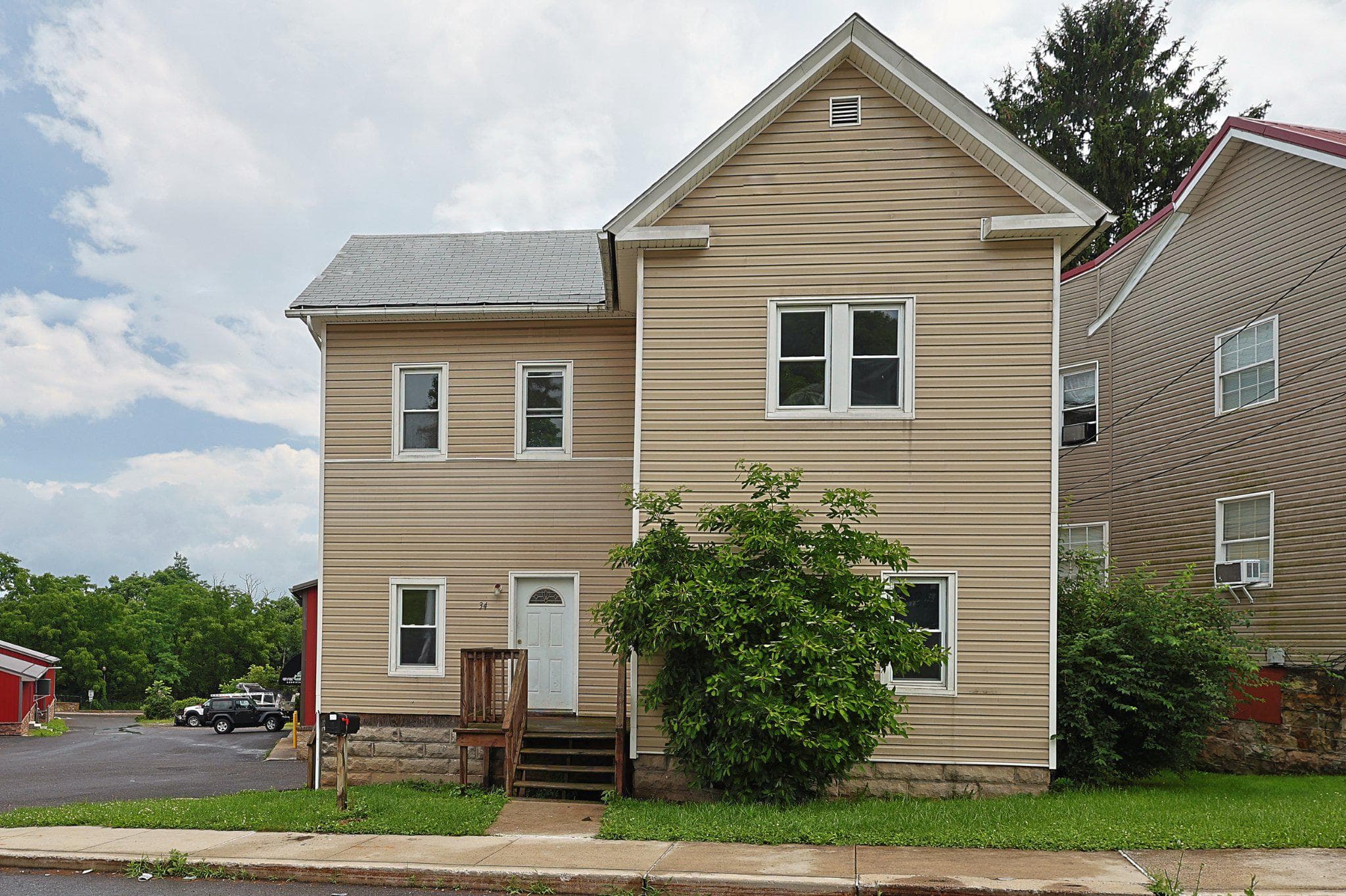 34 Maple ST FROSTBURG MD 21532
