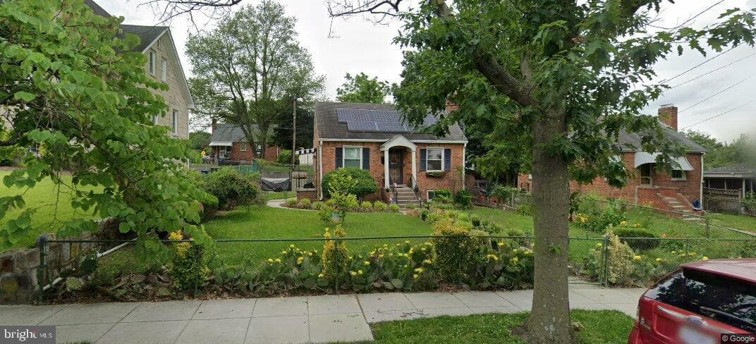 1143 44TH PLACE - Photo 1