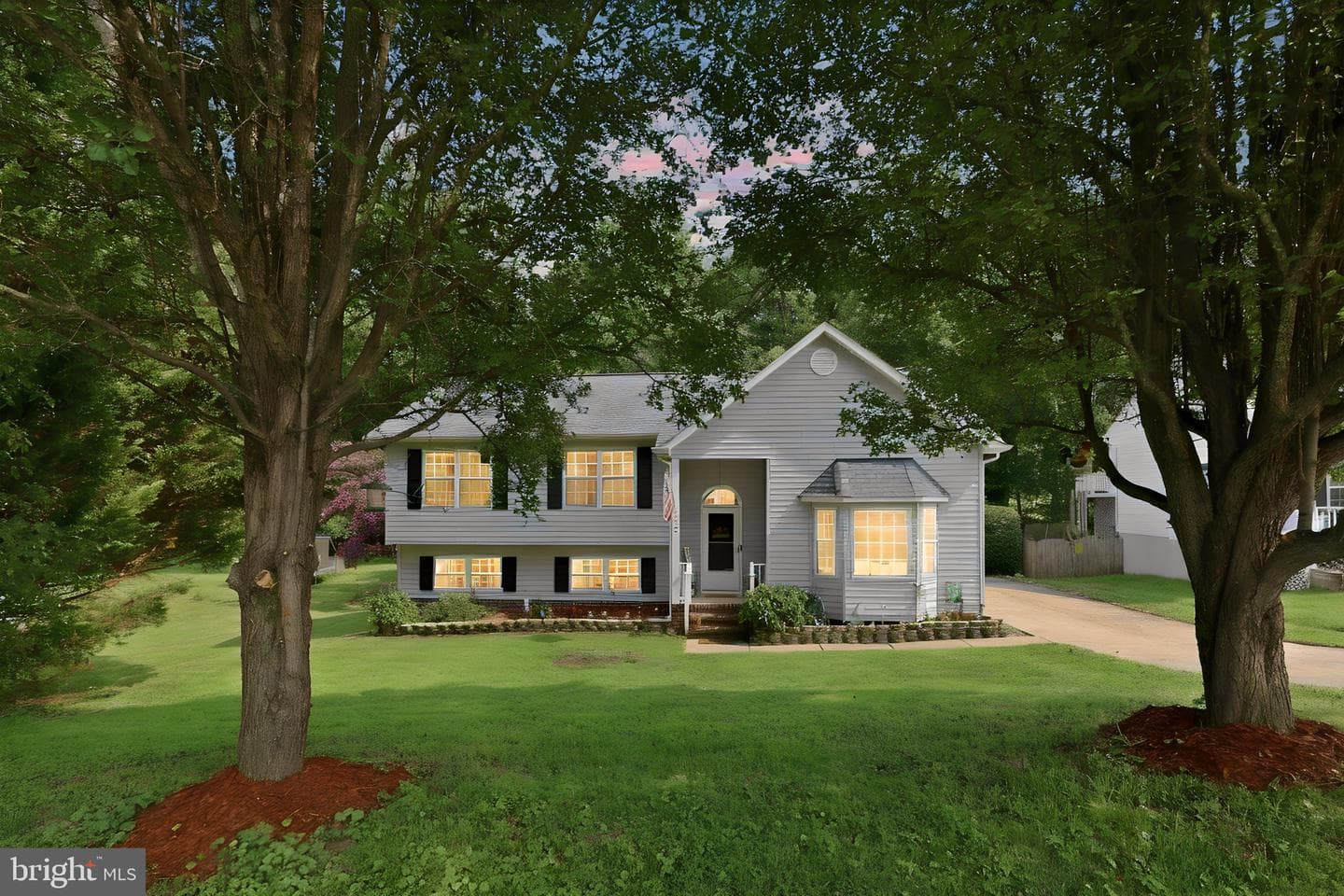 7422 LAURA LANE