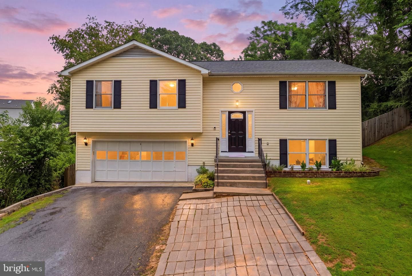 8 B VUE AVENUE