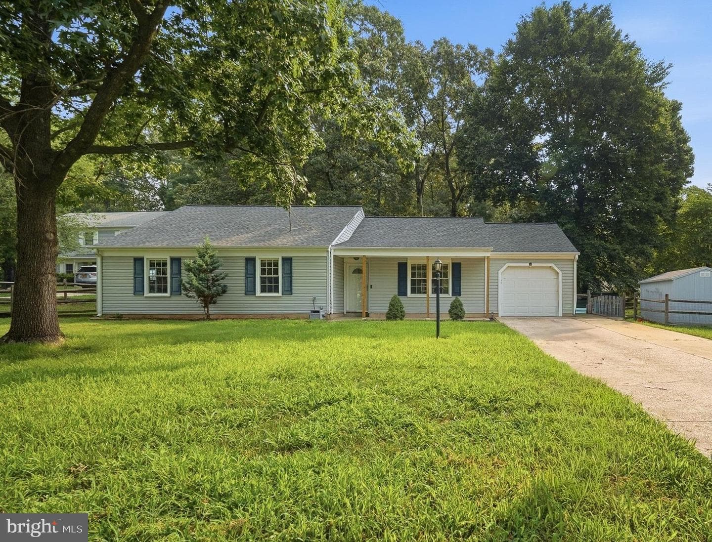 3525 SMOKE TREE COURT
