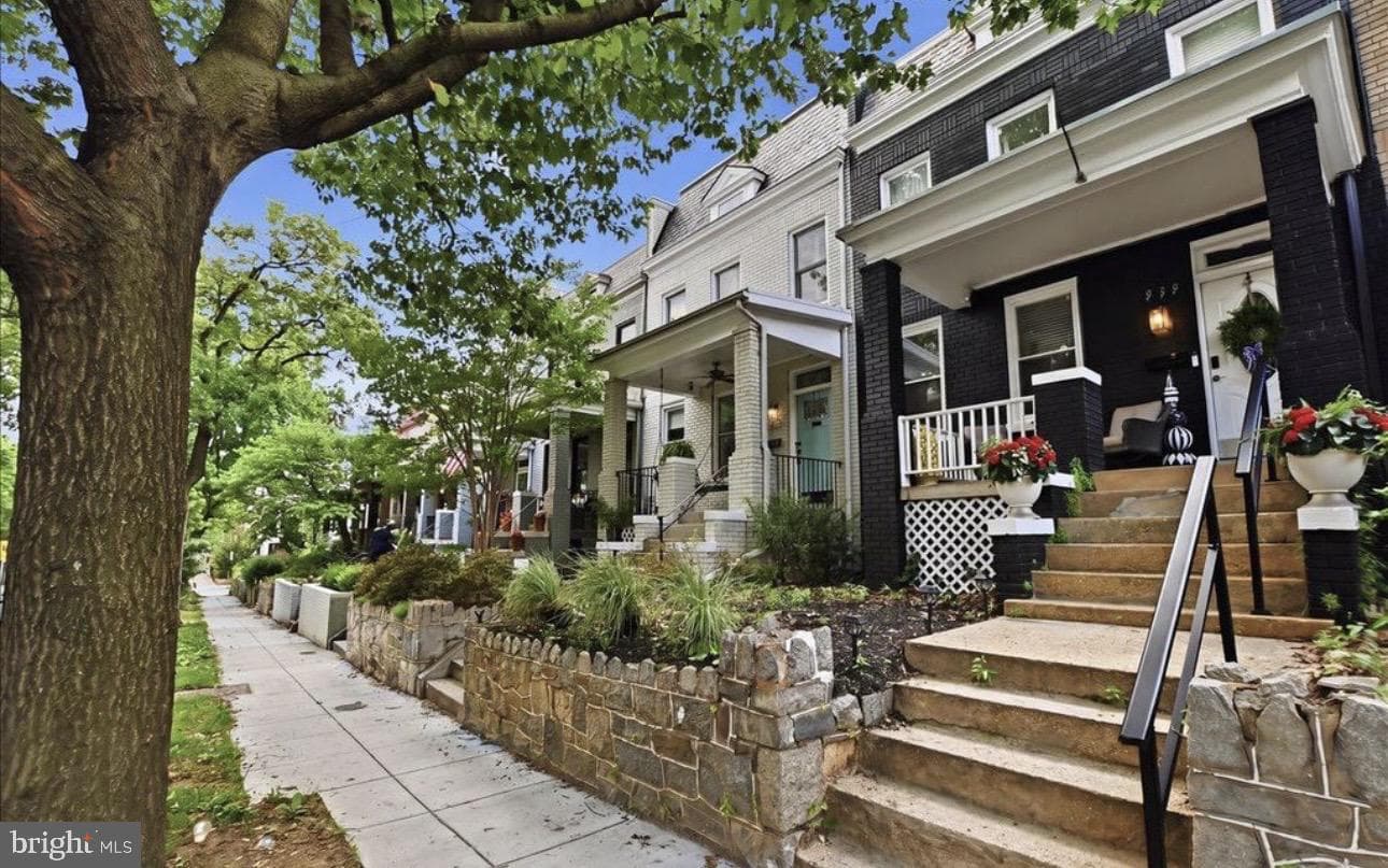 939 15TH STREET - Photo 1