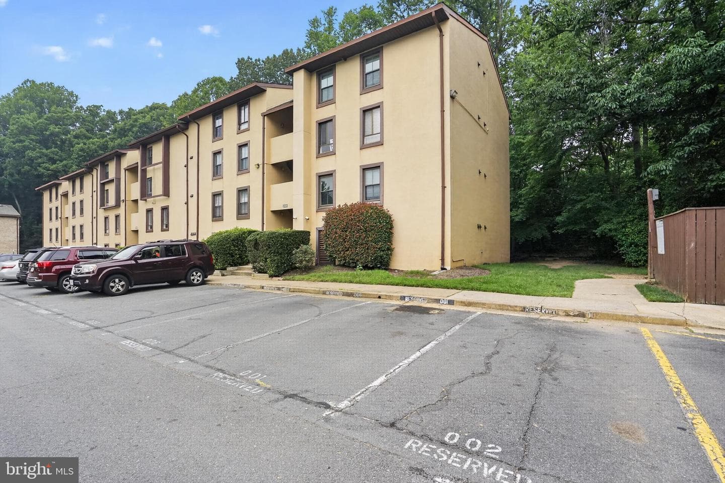 2200 CASTLE ROCK SQUARE 2B