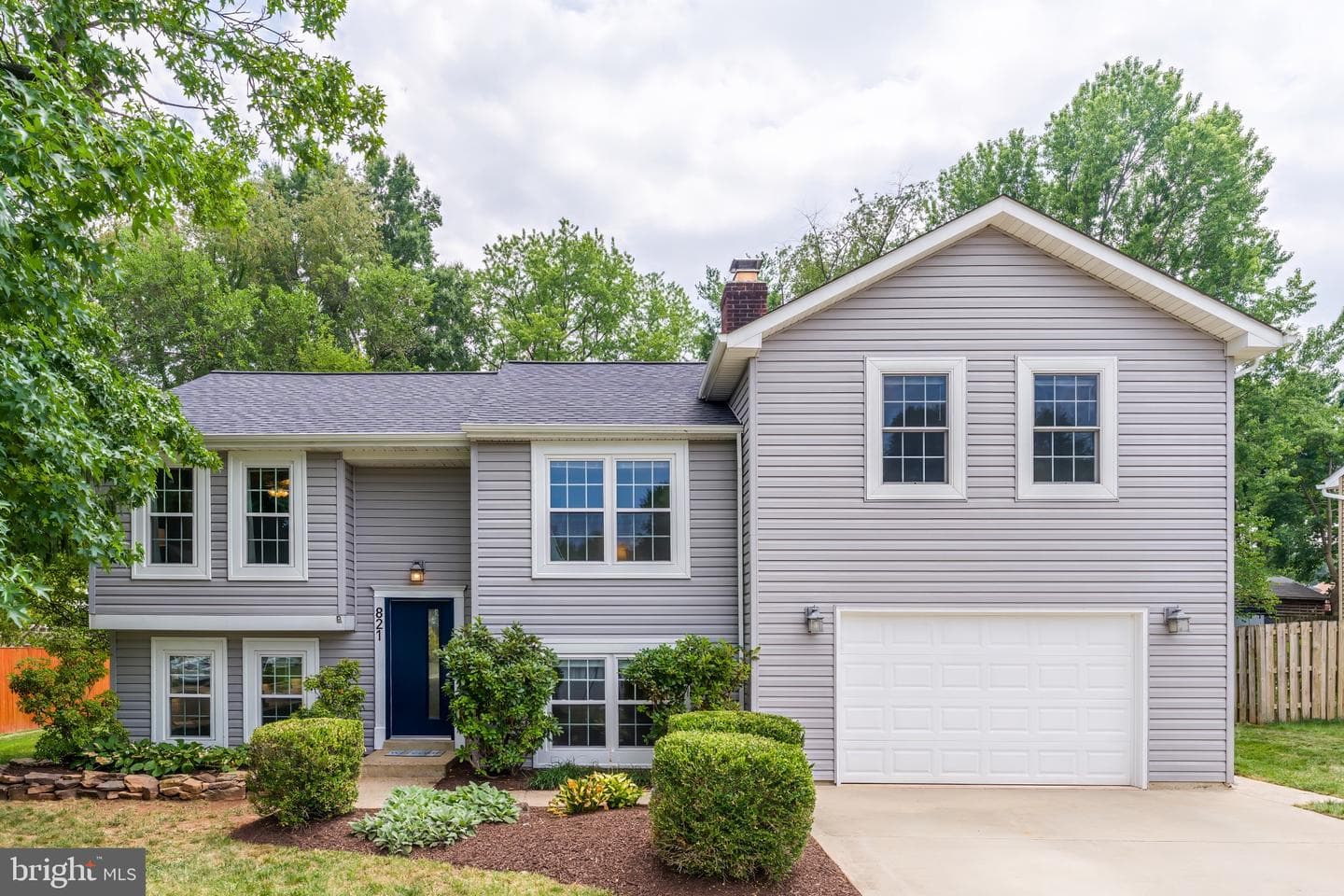 821 CATTAIL LANE