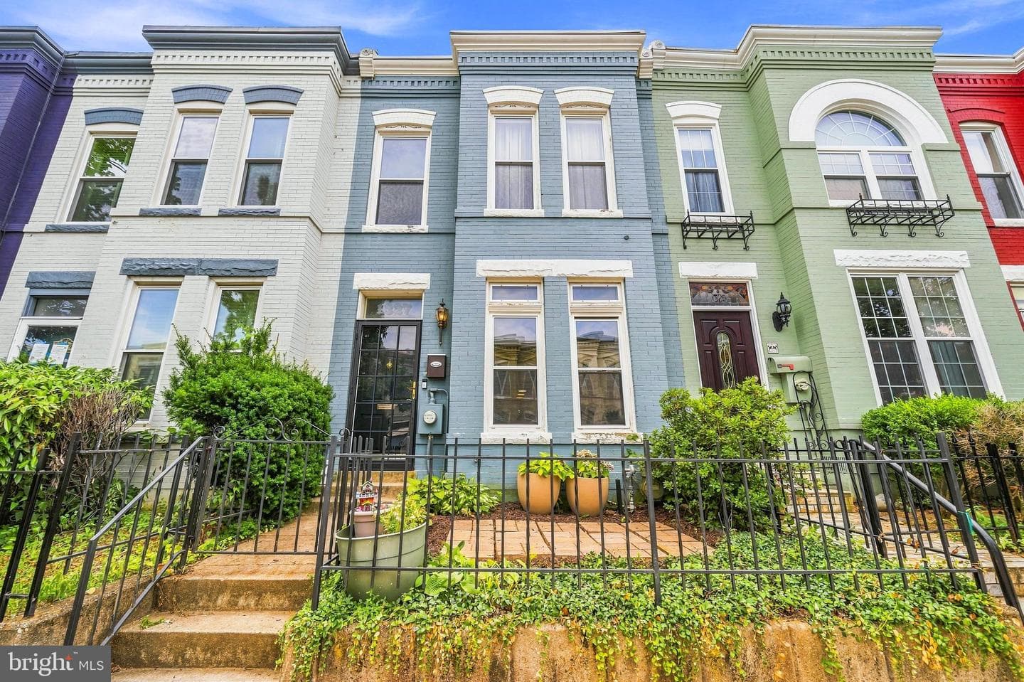 1327 EMERALD STREET