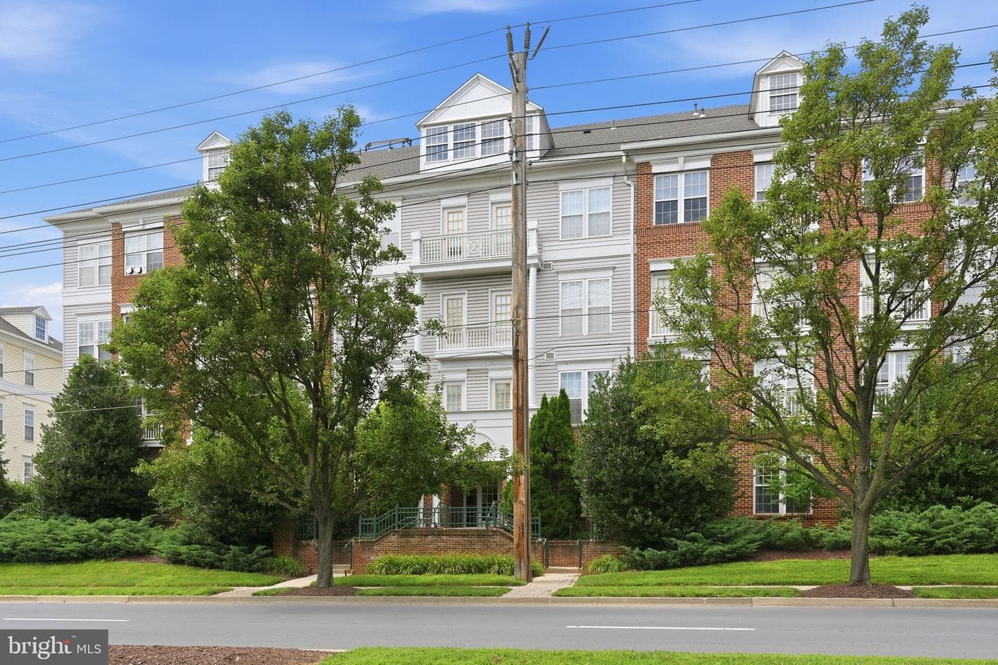 303 REDLAND BOULEVARD 201