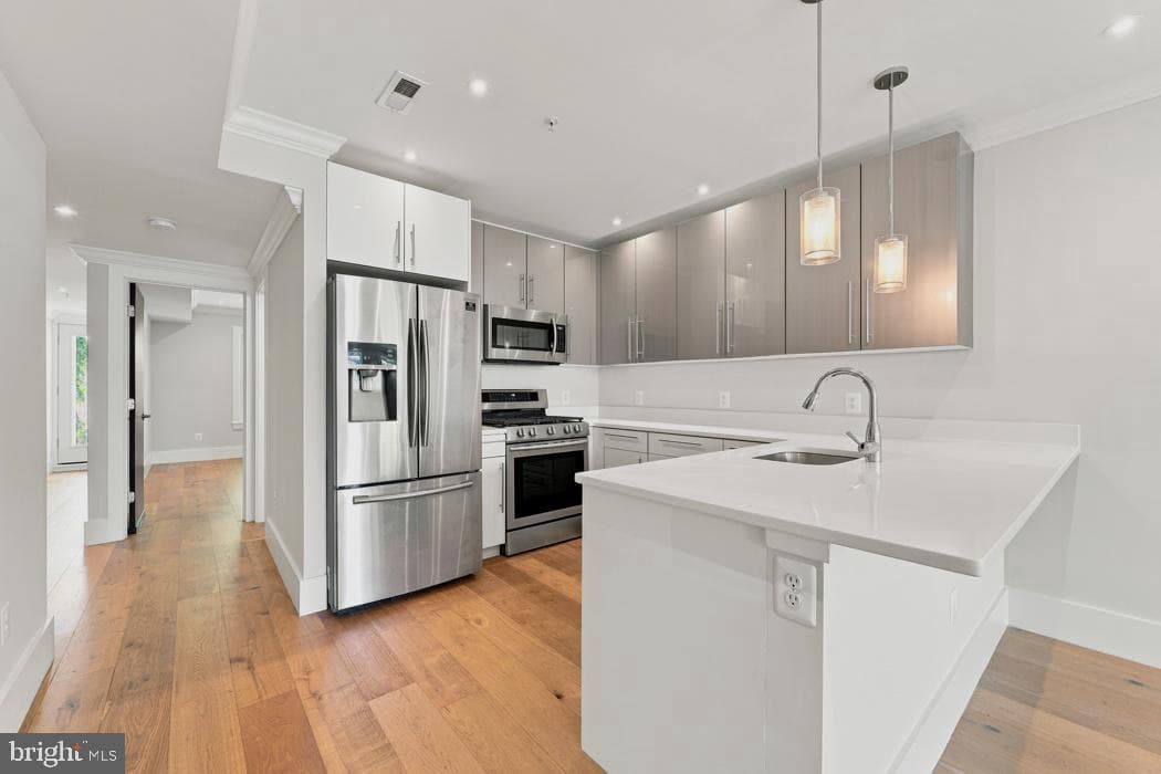 530 Irving St NW, Washington, DC 20010-0260, United States - Photo 1