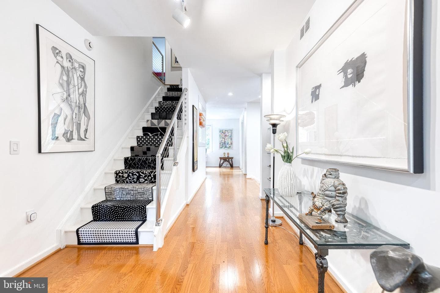 14 ROLAND MEWS