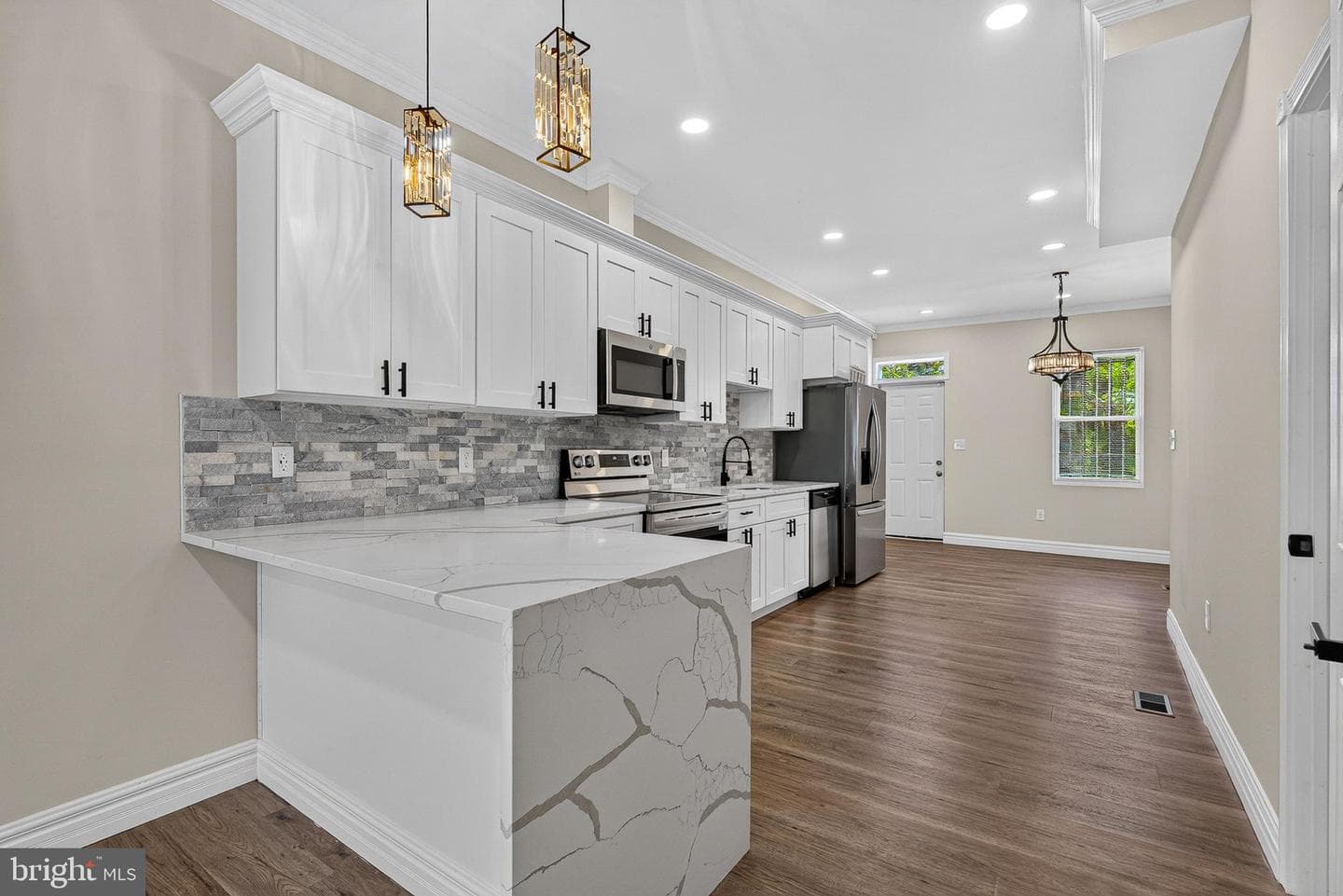 1762 E NORTH AVENUE - Photo 1