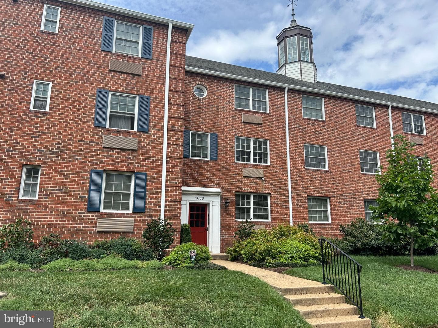 1636 W ABINGDON DRIVE 102