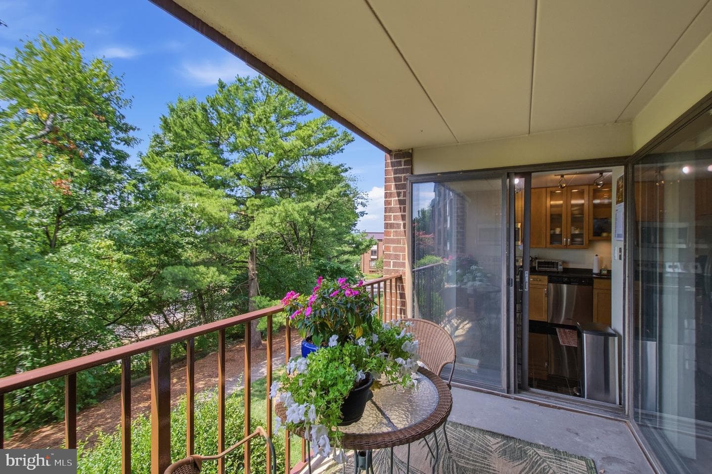 106 Roberts Ln, Alexandria, VA 22314-4621, United States