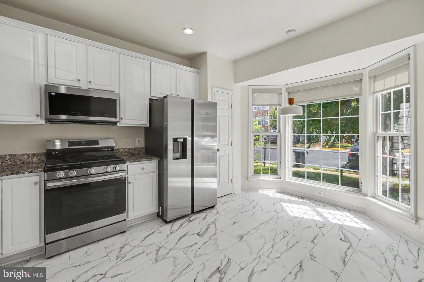 5438 SUMMER LEAF LANE