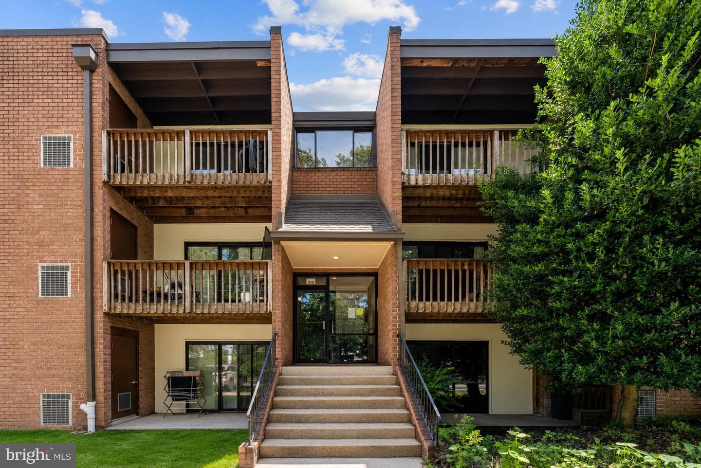 10725 W WEST DRIVE 203