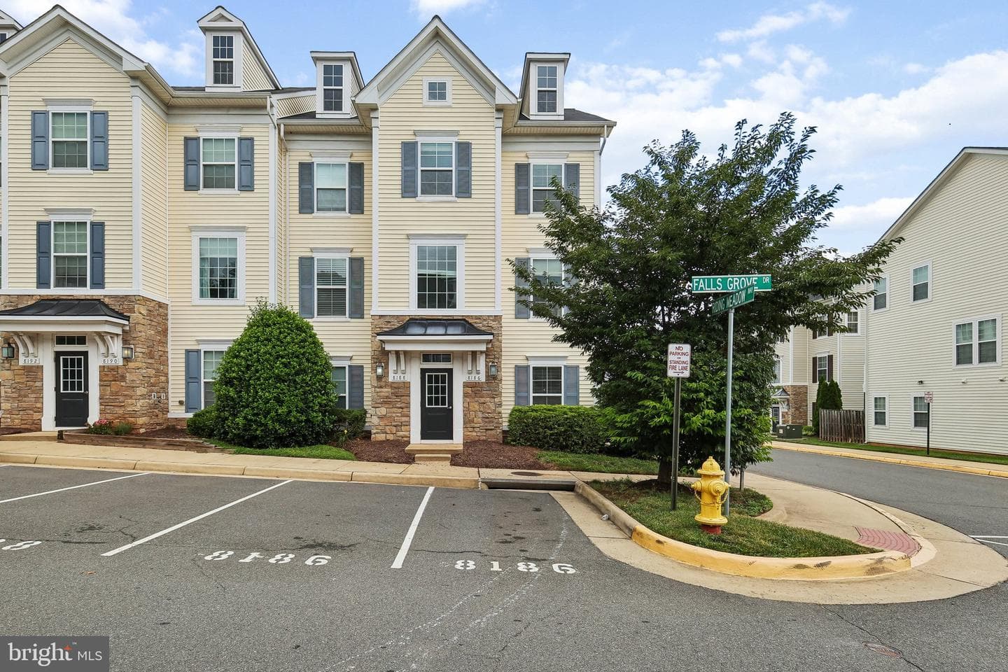 8186 Falls Grove Dr, Manassas, VA 20111-1793, United States