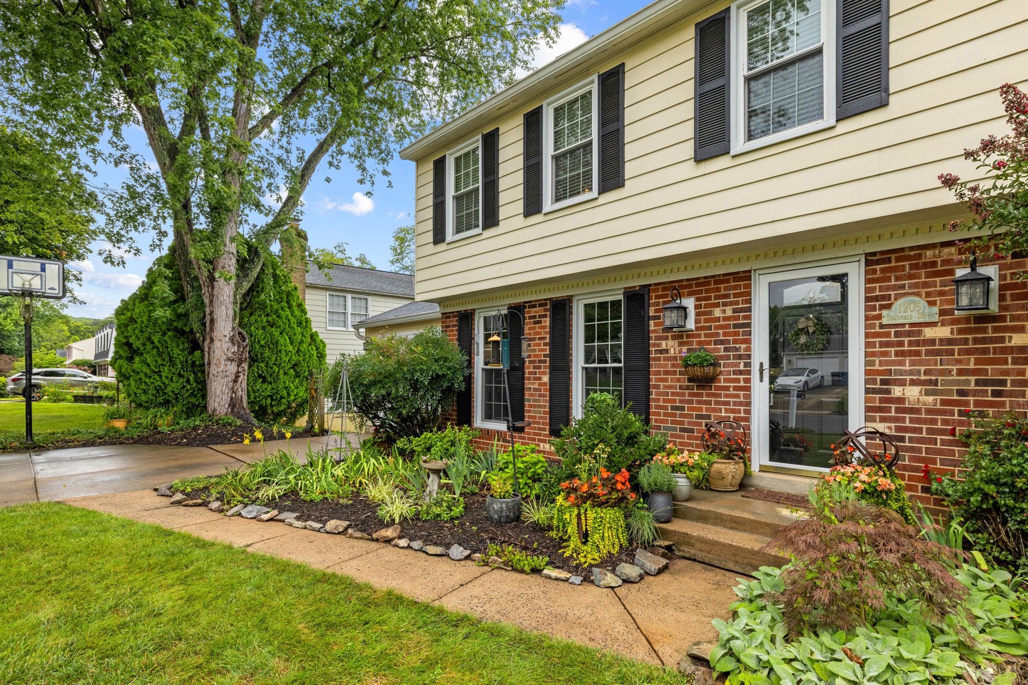 1205 Bradfield Dr SW, Leesburg, VA 20175-4305, United States