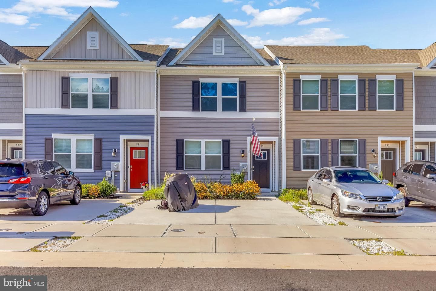 835 MERSEY LANE