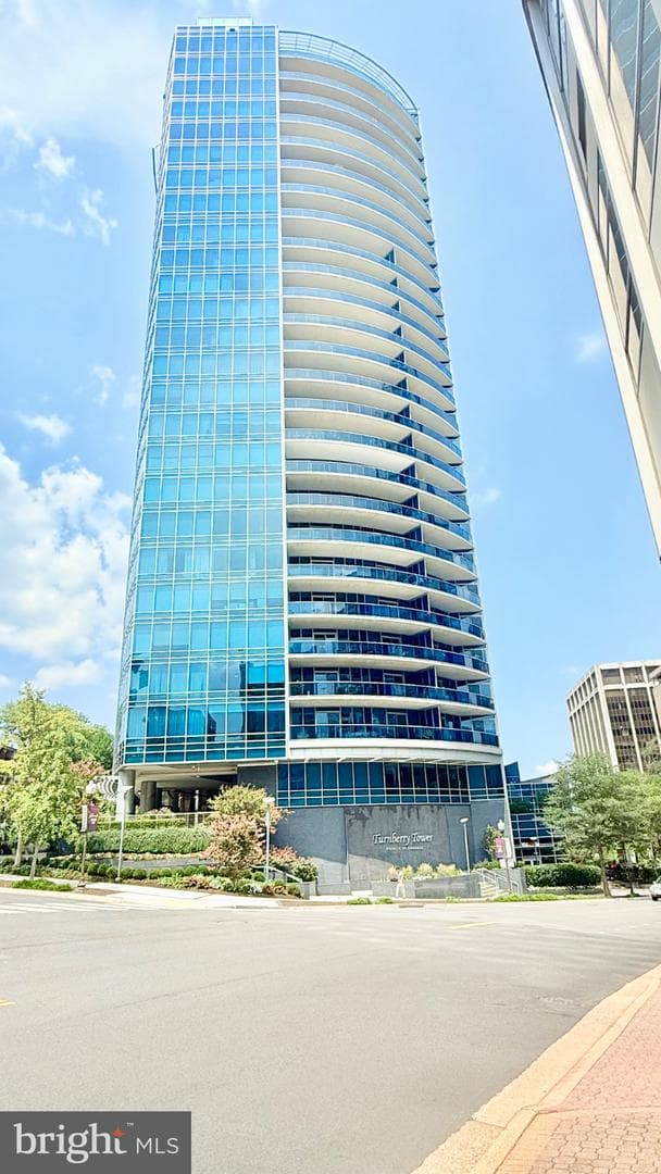 1881 N Nash St, Arlington, VA 22209-1511, United States