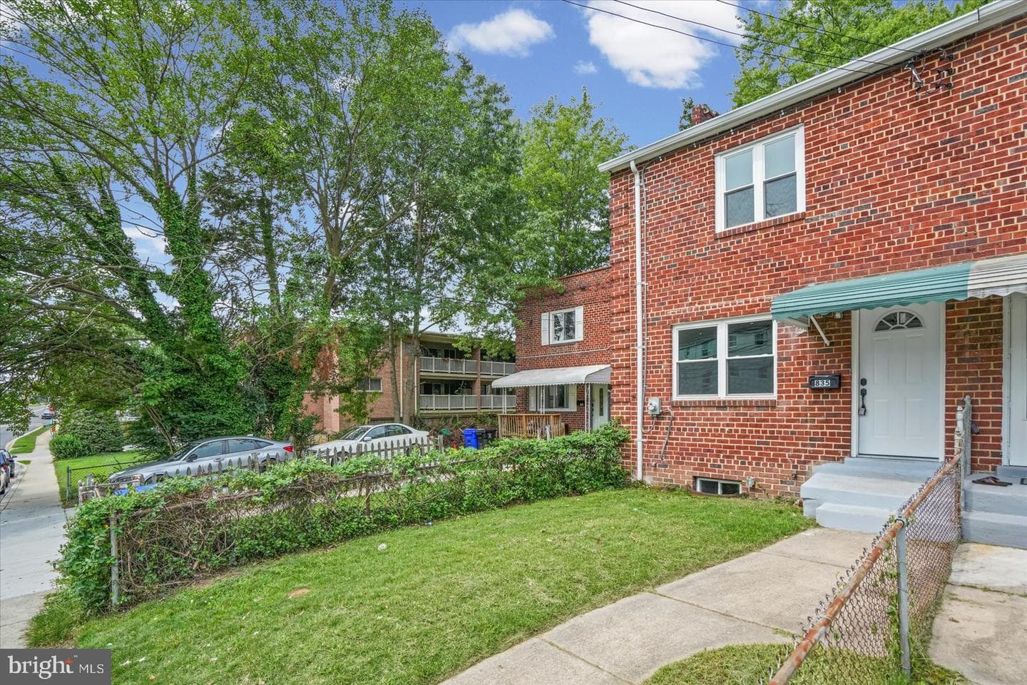 835 4TH STREET