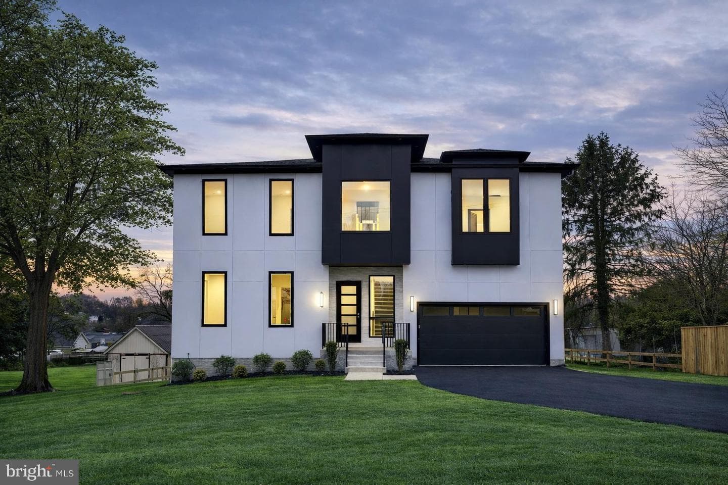 2613 BEACON HILL ROAD
