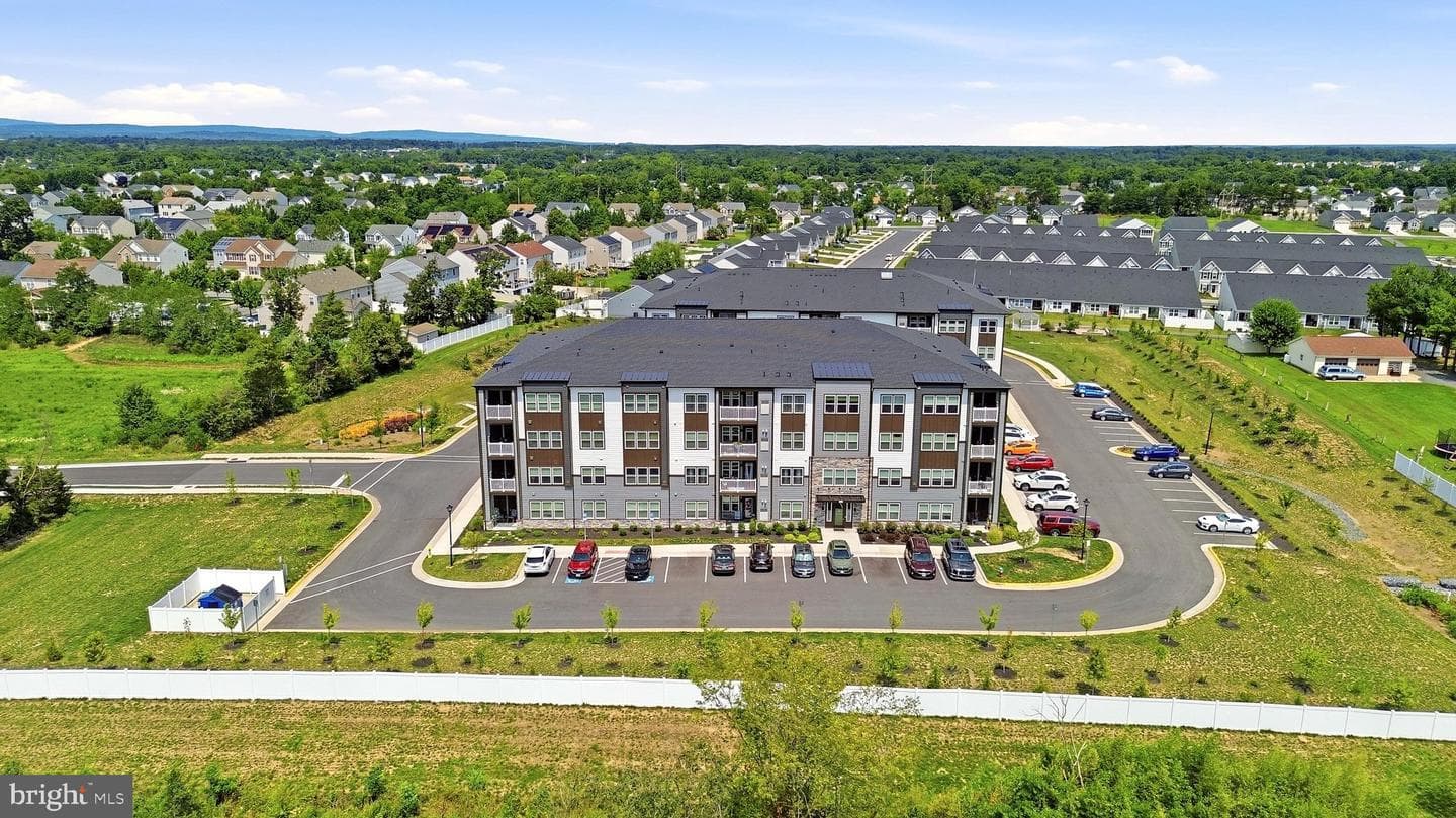 151 MCCORMICK 203