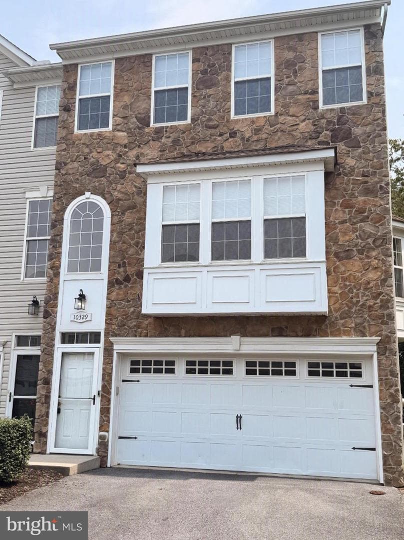 10329 LANTERN LANE