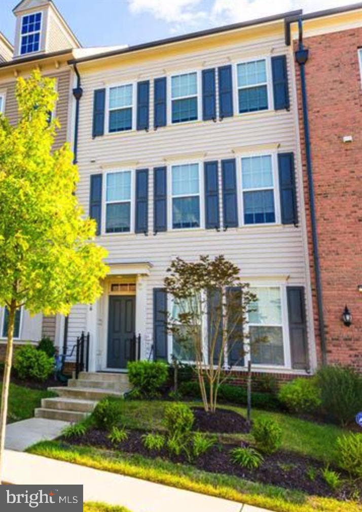 207 Almond Dr, Stafford, VA 22554-2538, United States