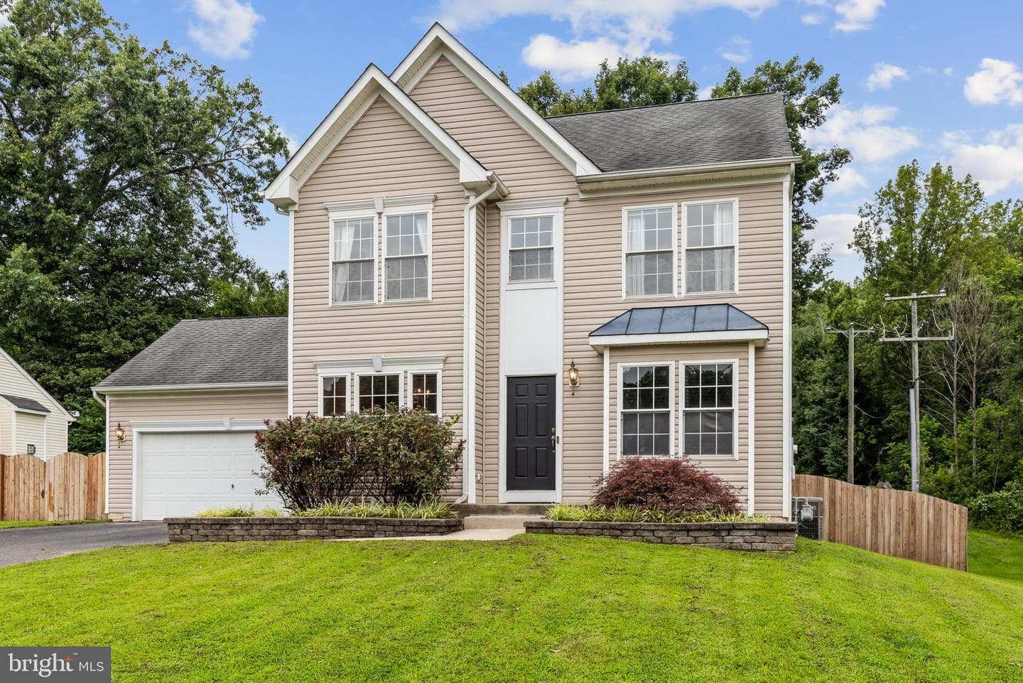 942 RIVERDALE CIRCLE